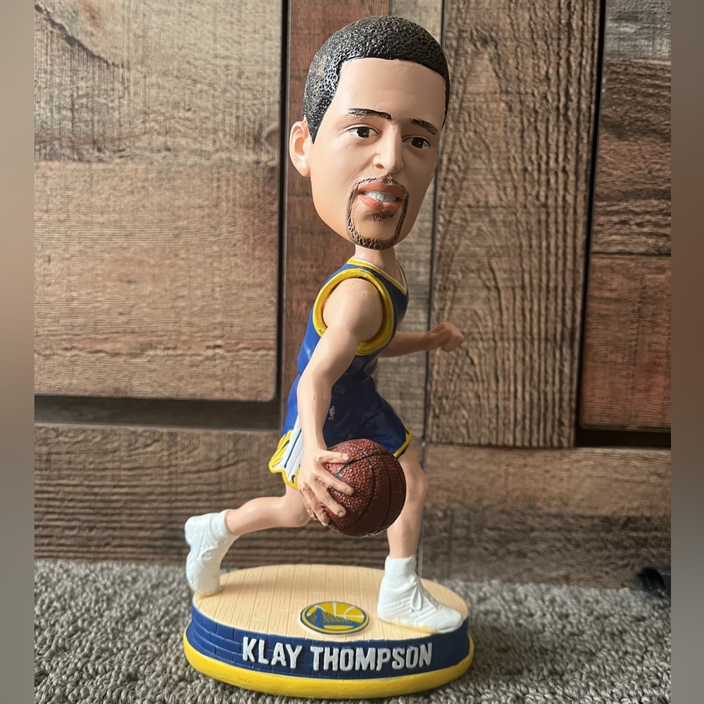 KLAY THOMPSON Golden State Warriors FoCo LEGENDS OF THE COURT 96/2015 BOBBLEHEAD